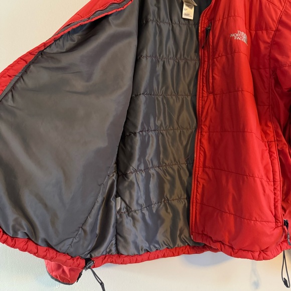 The North Face Men’s  Vibrant Red Puffer Jacket - Picture 7 of 16